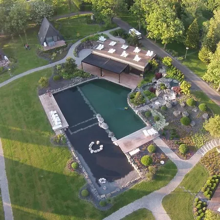 Zen Garden Resort, 아파트 Zánka