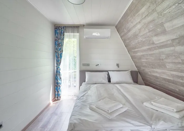 Zen Garden Resort, * Zánka