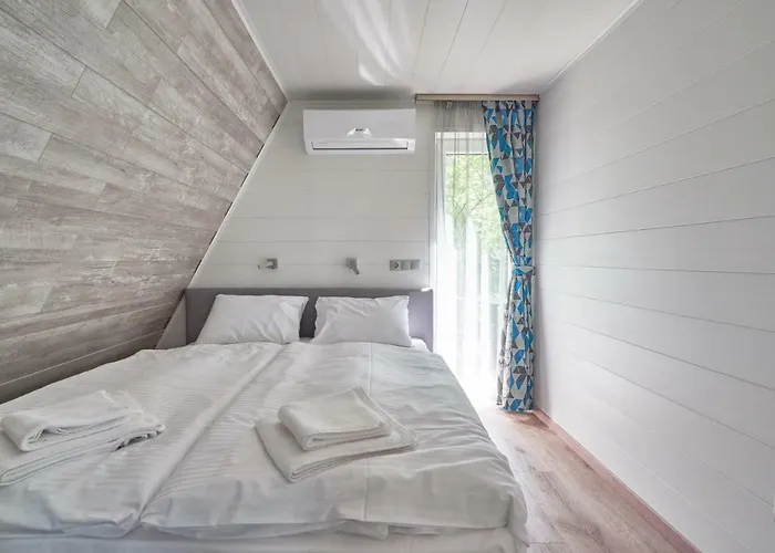 Zen Garden Resort, * Zánka